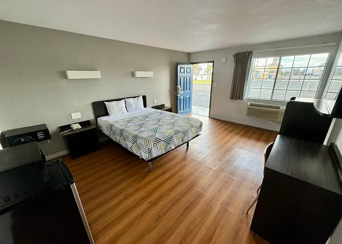 Motel 6-Delano, CA