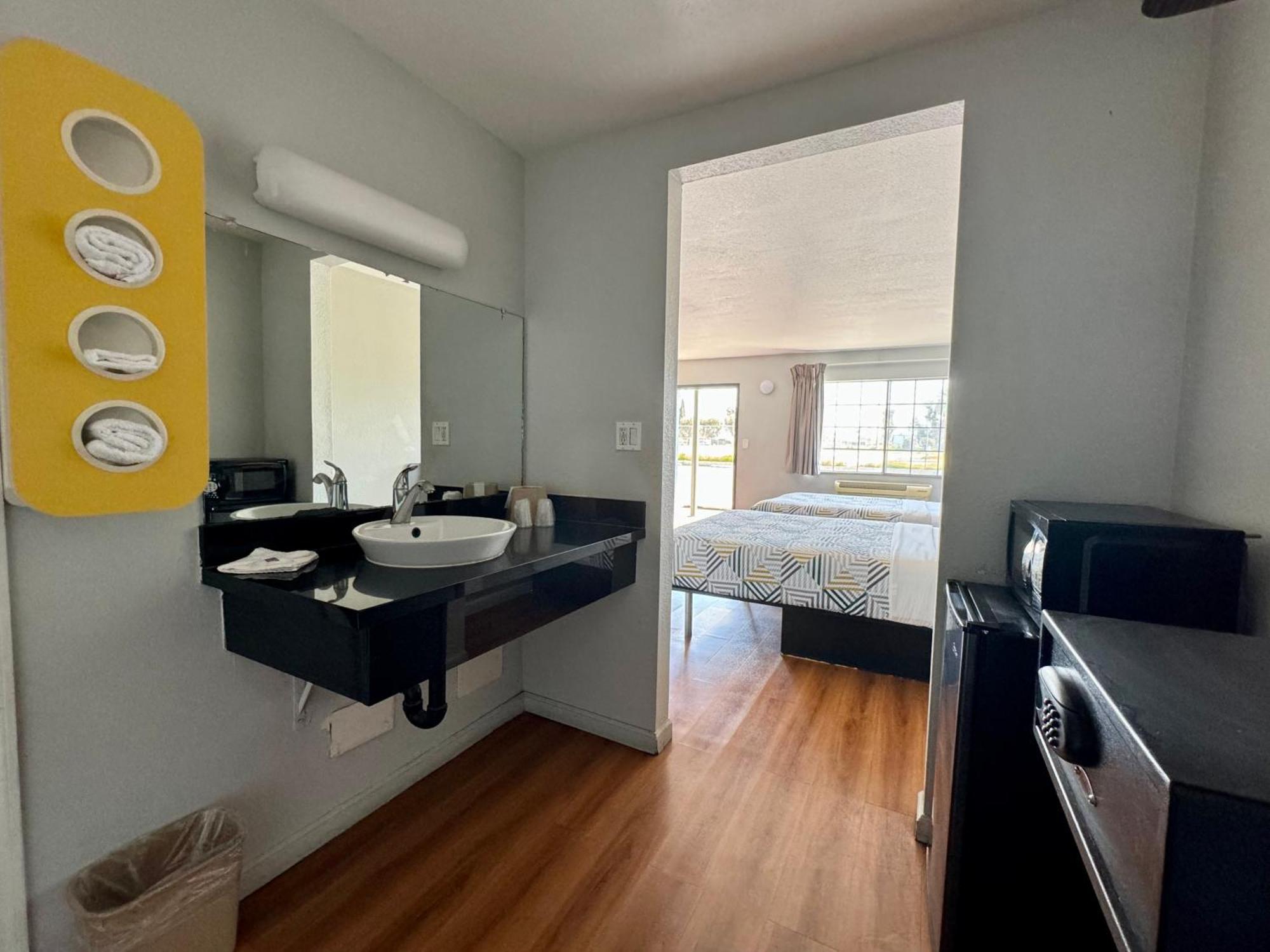 6-delano, Ca Hotel