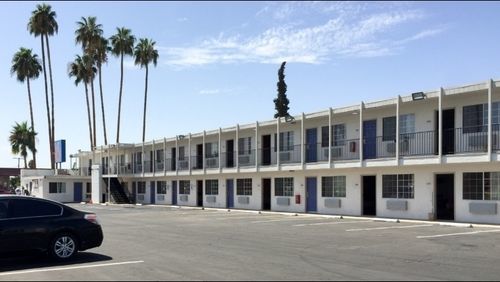 Hotel 6-delano, Ca